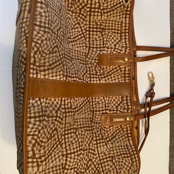 MCM Large Liz Reversible Shopper - $200 - Picture 4 of 13